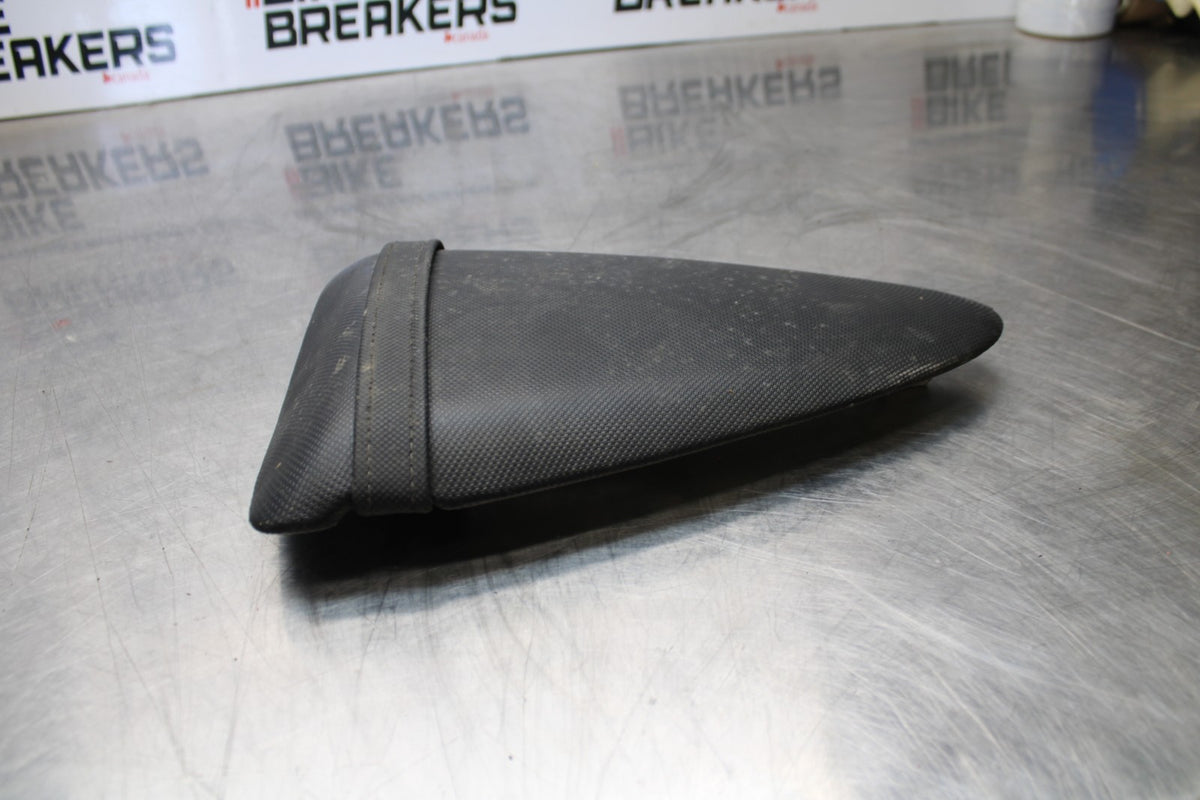 07-08 KAWASAKI NINJA ZX6R REAR BACK PASSENGER SEAT PAD SADDLE PILLION BB175