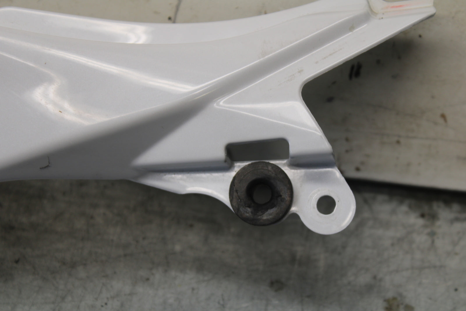 18-23 KAWASAKI NINJA 400 RIGHT REAR BACK TAIL FAIRING COWL SHROUD BB660