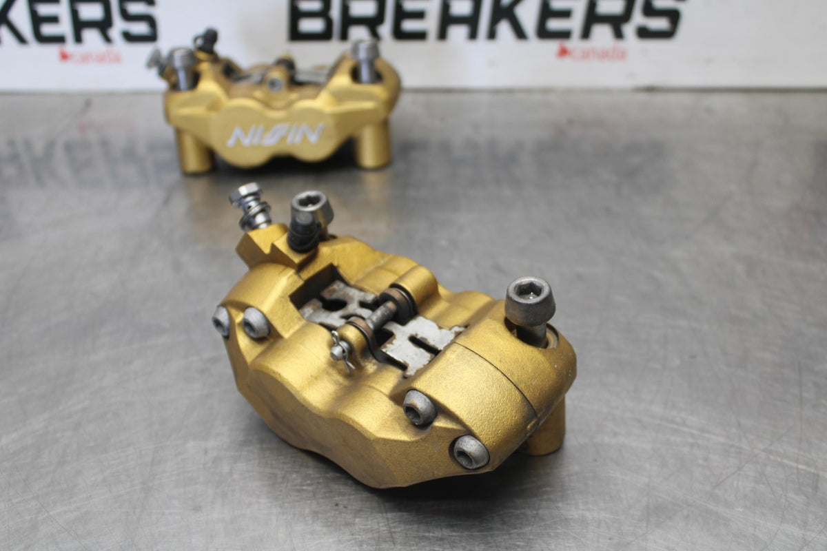 12 TRIUMPH STREET TRIPLE R RIGHT LEFT FRONT BRAKE CALIPER SET PAIR BB914