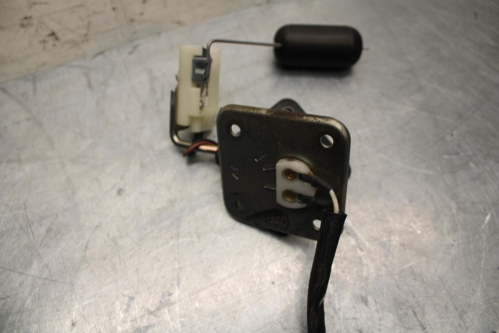 11 KAWASAKI NINJA 650 ER EX 650 FUEL LEVEL GAS PETROL SENDER UNIT BB503