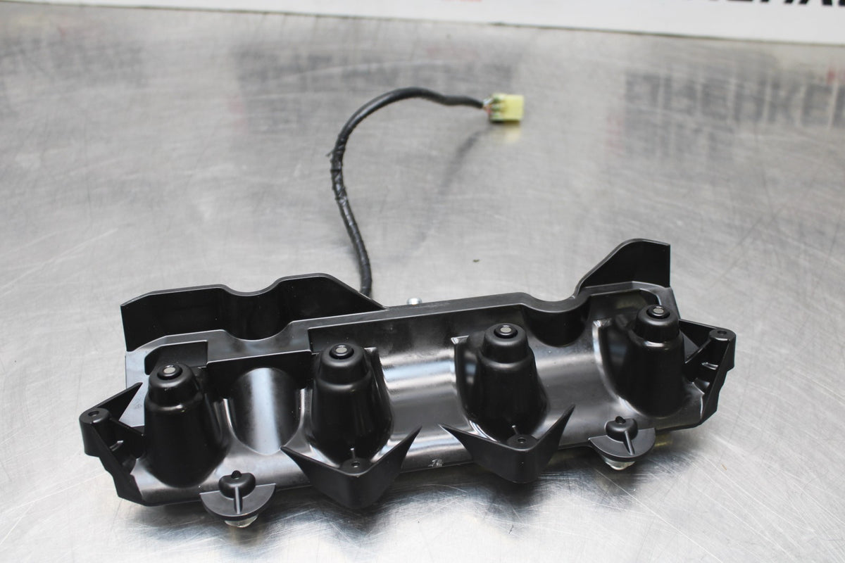 08-16 YAMAHA YZF R6 SECONDARY FUEL INJECTORS TOP AIRBOX GAS RAIL BB856