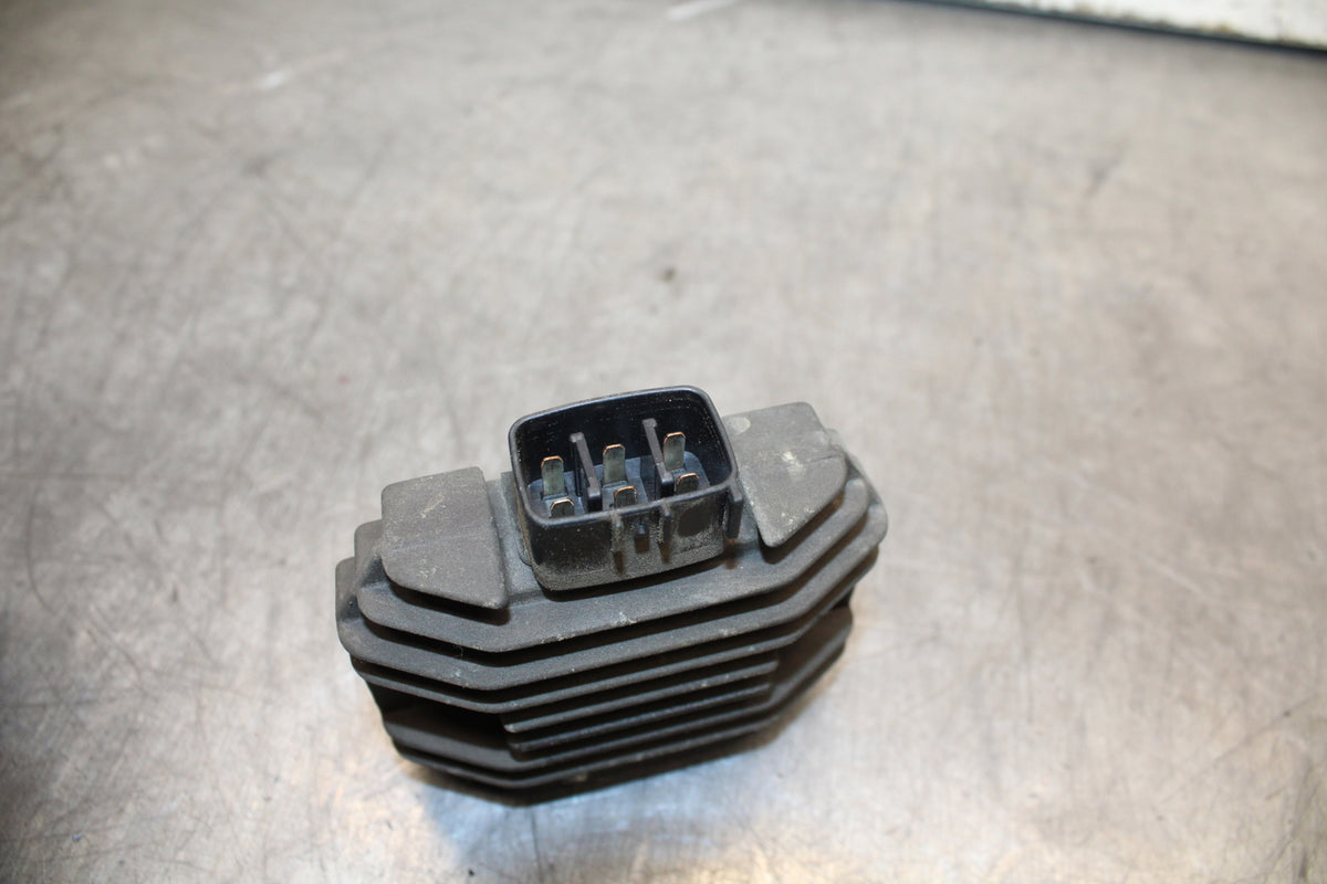 99-00 YAMAHA V STAR 1100 RECTIFIER VOLTAGE REGULATOR BB711
