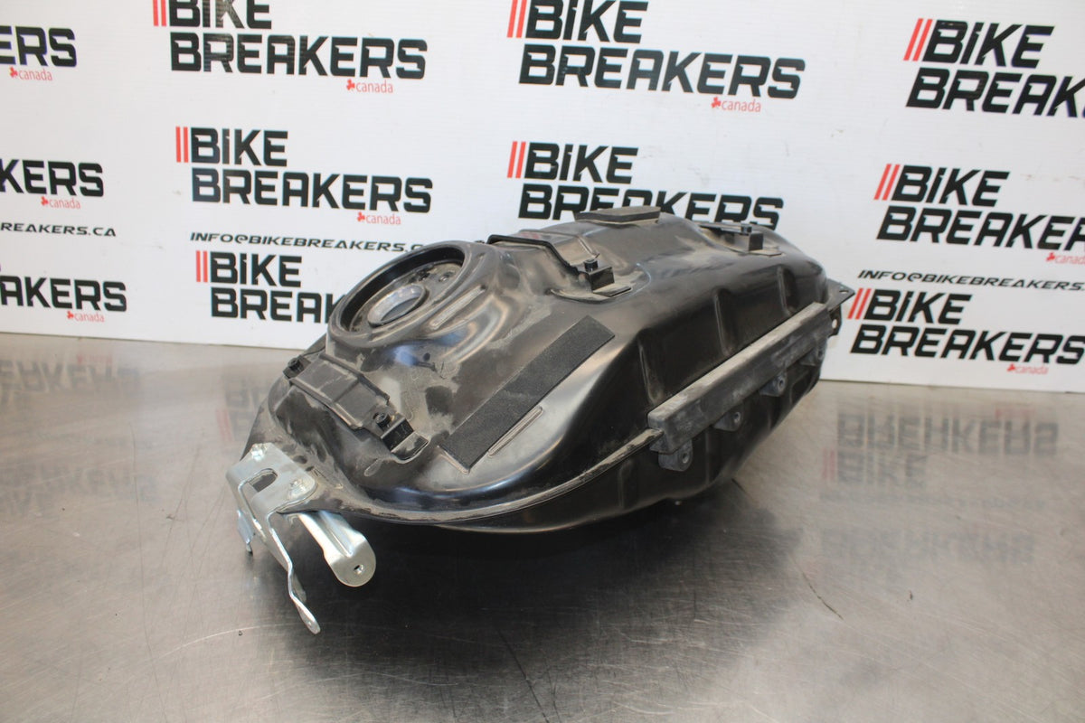 16 YAMAHA XSR900 GAS TANK FUEL CELL PETROL RESERVOIR BB786