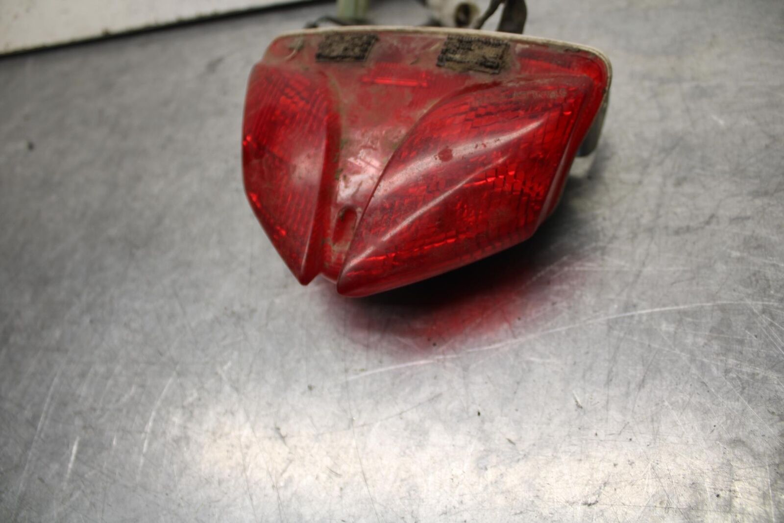 08-10 SUZUKI GSXR 600 750 REAR TAIL TAILLIGHT BACK BRAKE LIGHT BB101