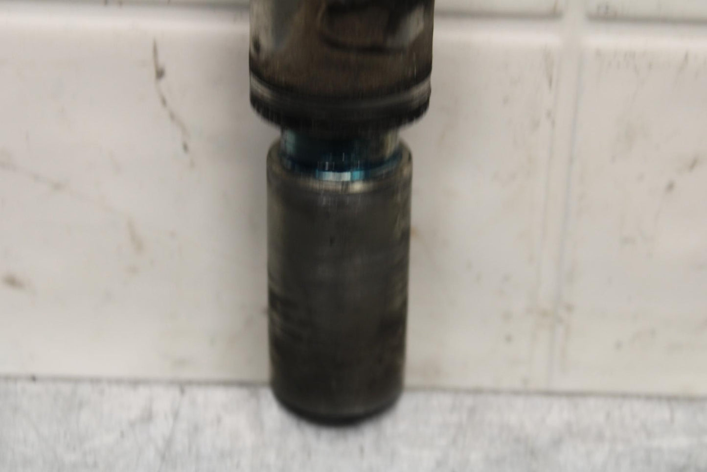 2009 Triumph Daytona 675 FRONT WHEEL RIM AXLE PIVOT BOLT T2000650 BB584