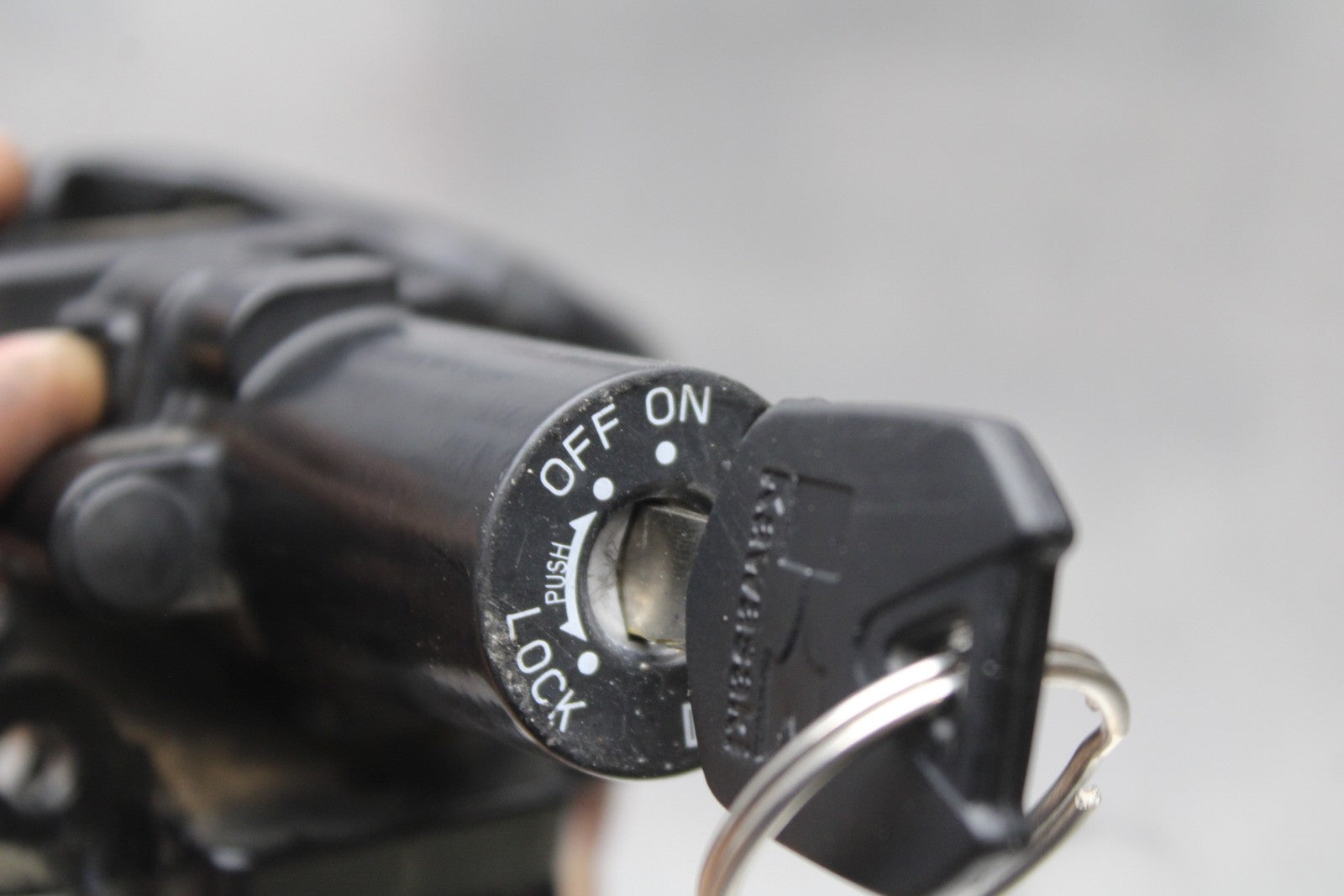 13-17 KAWASAKI NINJA 300 EX300 ABS IGNITION LOCK KEY SET GAS CAP AND SEAT  BB187