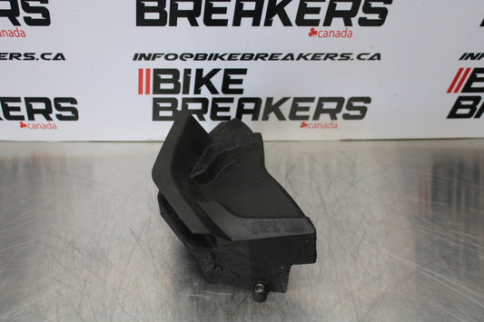 07-08 YAMAHA YZF R1 ENGINE SPROCKET COVER BB160