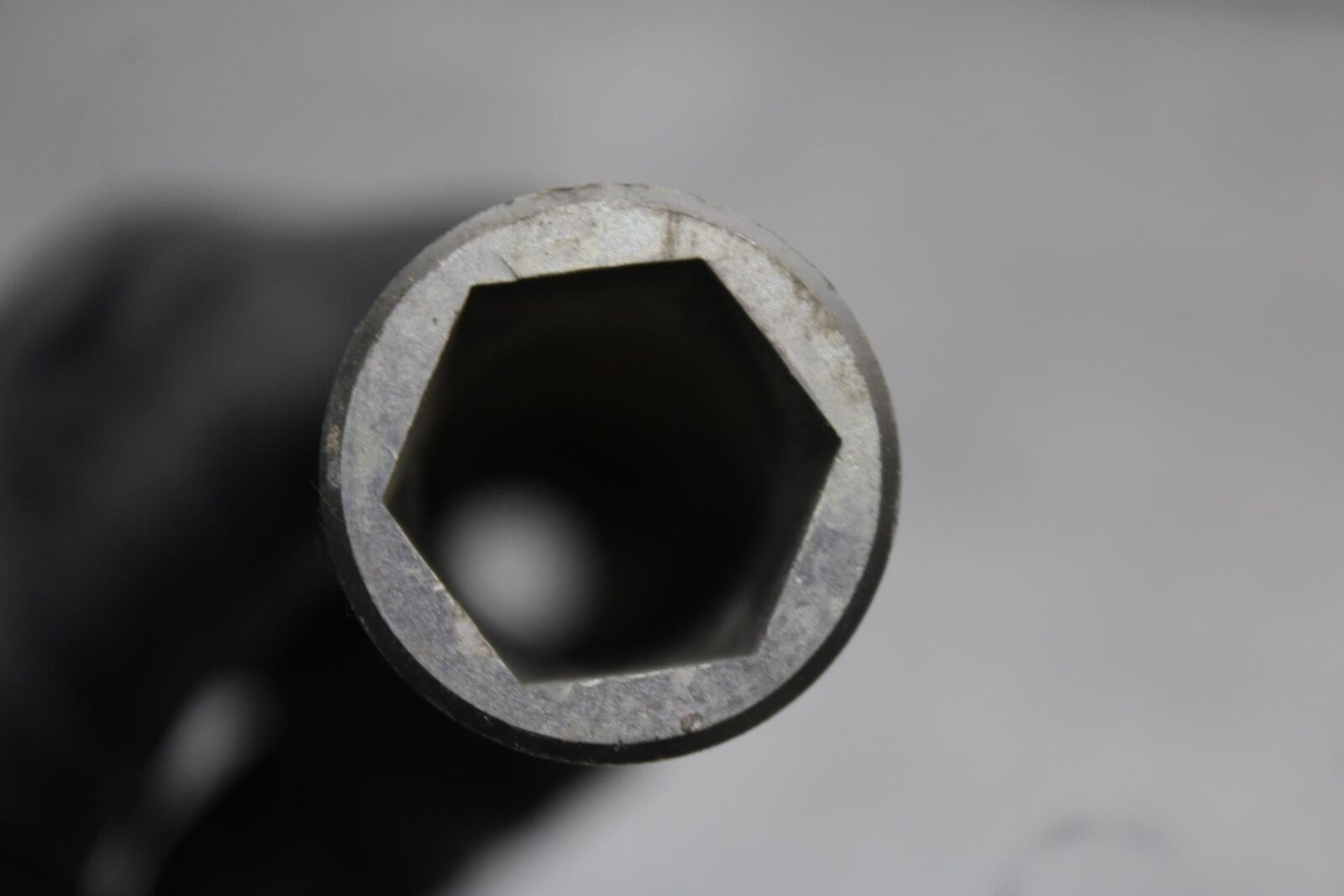 11-23 SUZUKI GSXR 750 FRONT WHEEL RIM AXLE PIVOT BOLT BB630