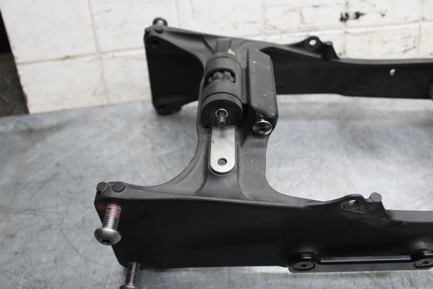 2009 Kawasaki Ninja ZX6R ZX600R REAR TAIL SUBFRAME SUB FRAME 32160-0398  BB548