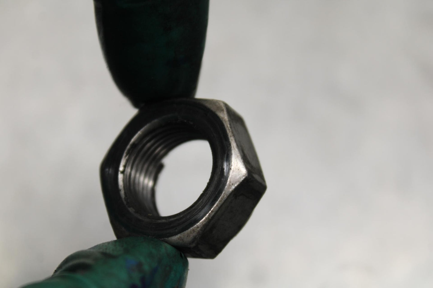 2009 Triumph Daytona 675 REAR AXLE BACK WHEEL RIM PIVOT BOLT AXEL  BB584