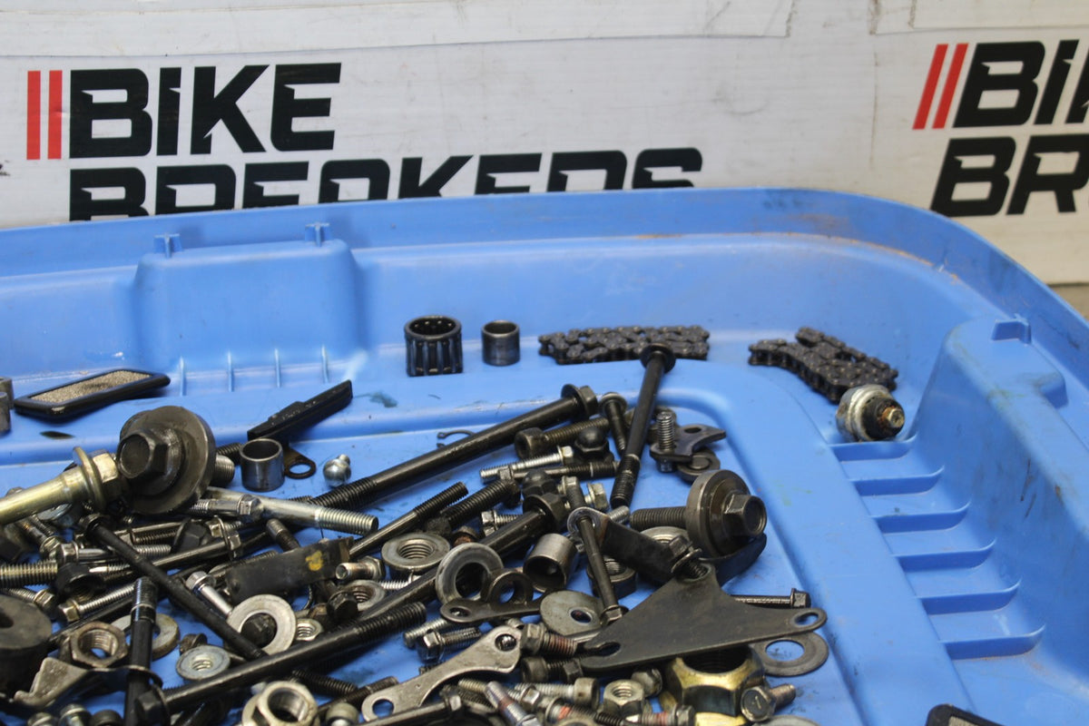 97 KAWASAKI VULCAN 1500 VN1500D CLASSIC ENGINE BOLTS HARDWARE MOTOR BB936