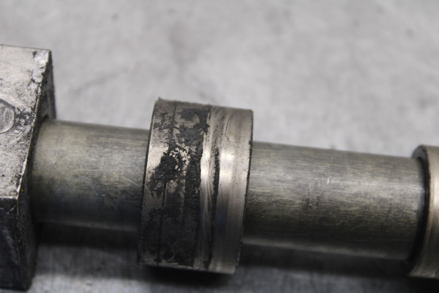 09-12 KAWASAKI NINJA ZX6R ZX600R REAR AXLE BACK WHEEL RIM PIVOT BOLT AXEL BB656