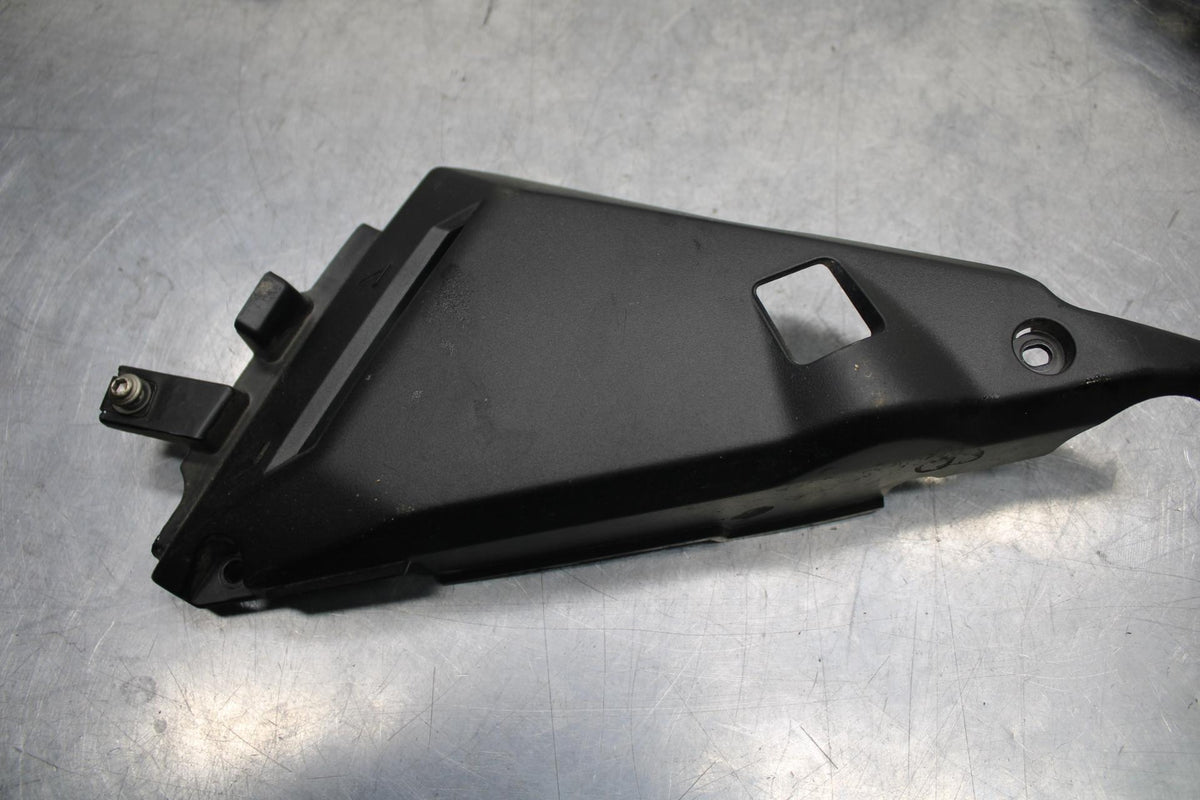 17-20 KAWASAKI NINJA EX650 ABS RIGHT LEFT FRONT SIDE SEAT TRIMS COWLS BB88