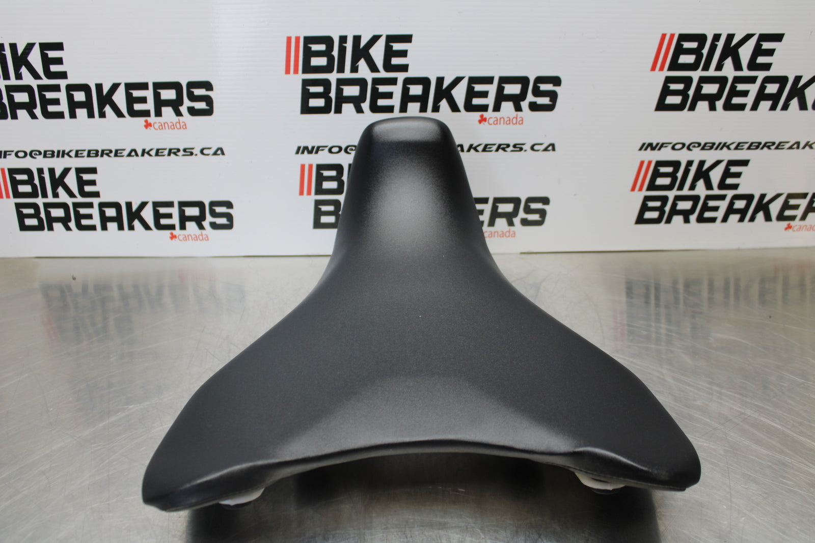 14-17 YAMAHA FZ07 FRONT DRIVERS SEAT PAD SADDLE PILLION BB162
