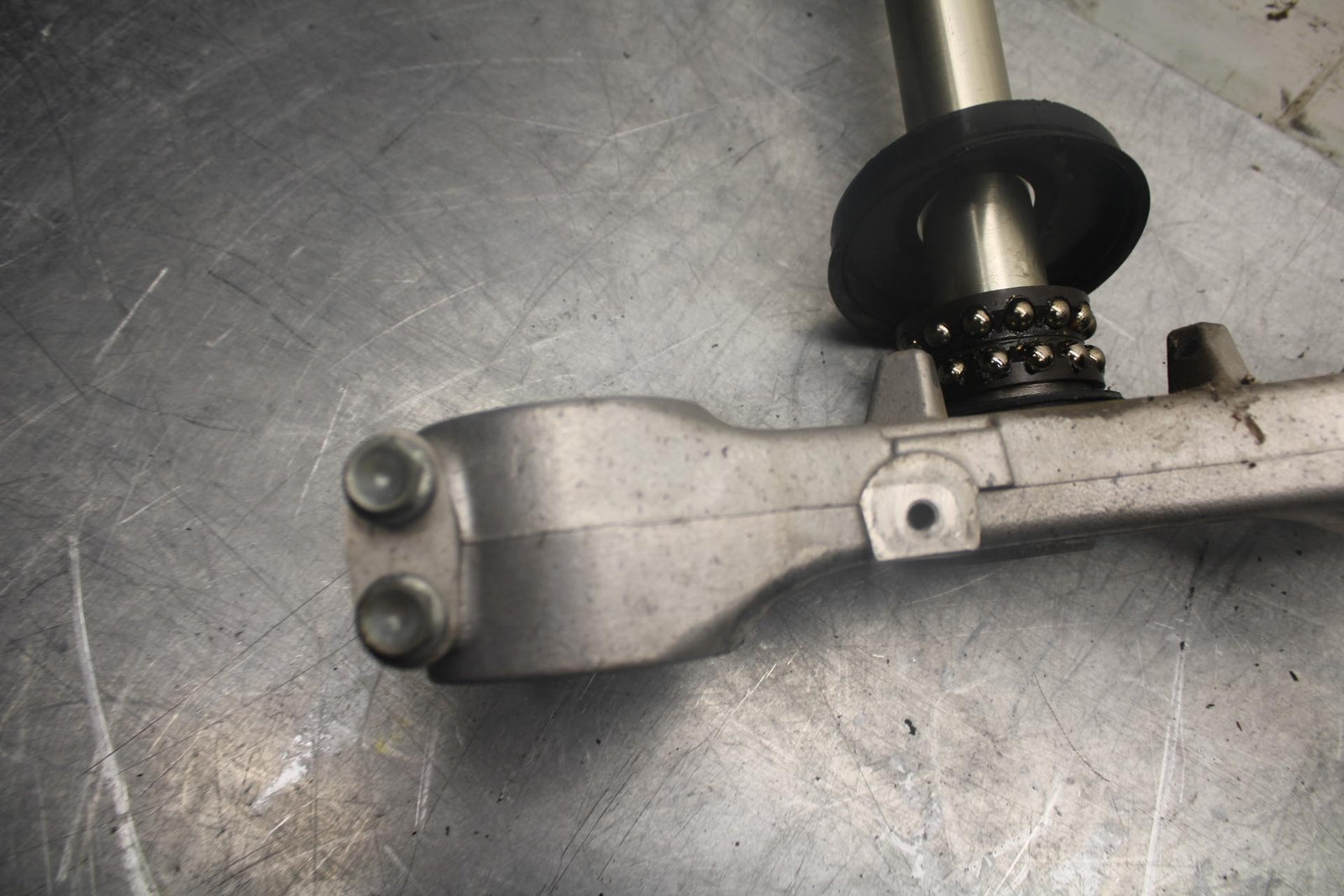 97-98 SUZUKI GSXR 600 SRAD FRONT FORKS CLAMP LOWER TRIPLE TREE STEM BB455
