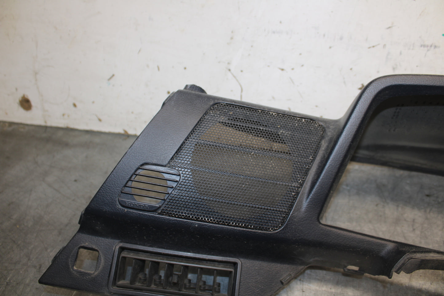 93-00 HONDA GOLDWING 1500 GL1500SE INSTRUMENT GAUGE SPEEDO TRIM PANEL BB700
