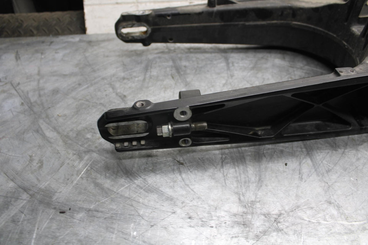 22-23 HUSQVARNA SVARTPILEN 401 REAR SWINGARM BACK SUSPENSION SWING ARM BB541