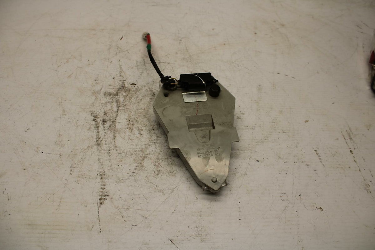 08-17 YAMAHA YZF R6 REAR TAIL TAILLIGHT BACK BRAKE LIGHT BB354