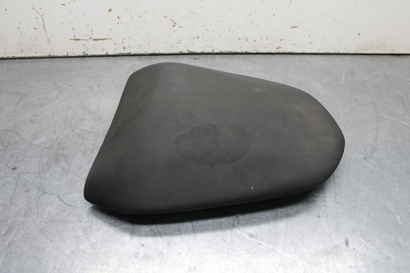 12-17 KAWASAKI ER-6N Z650 REAR BACK PASSENGER TANDEM SEAT PAD SADDLE  BB709
