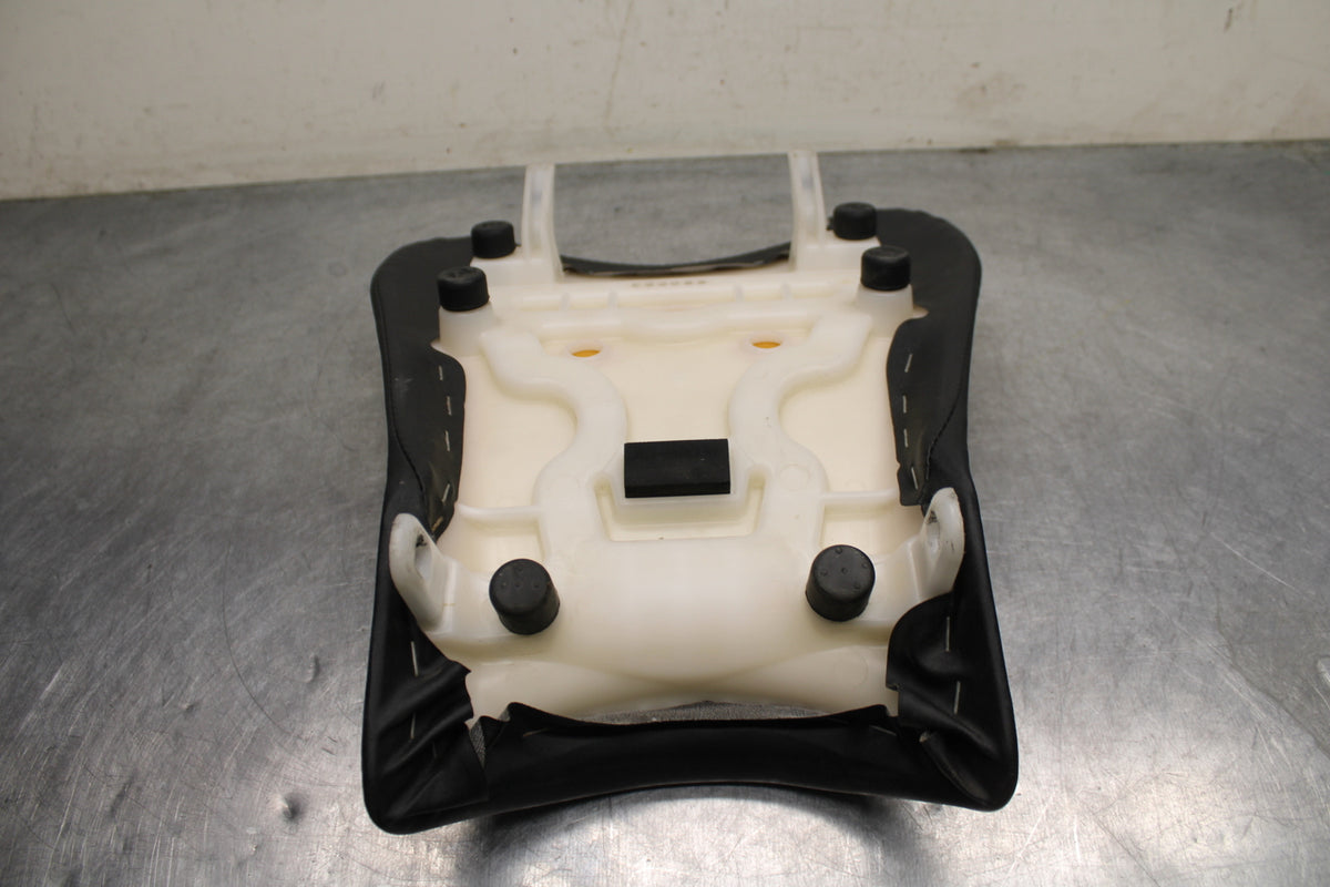 09 SUZUKI GSXR600 FRONT DRIVERS SEAT PAD SADDLE PILLION BB759