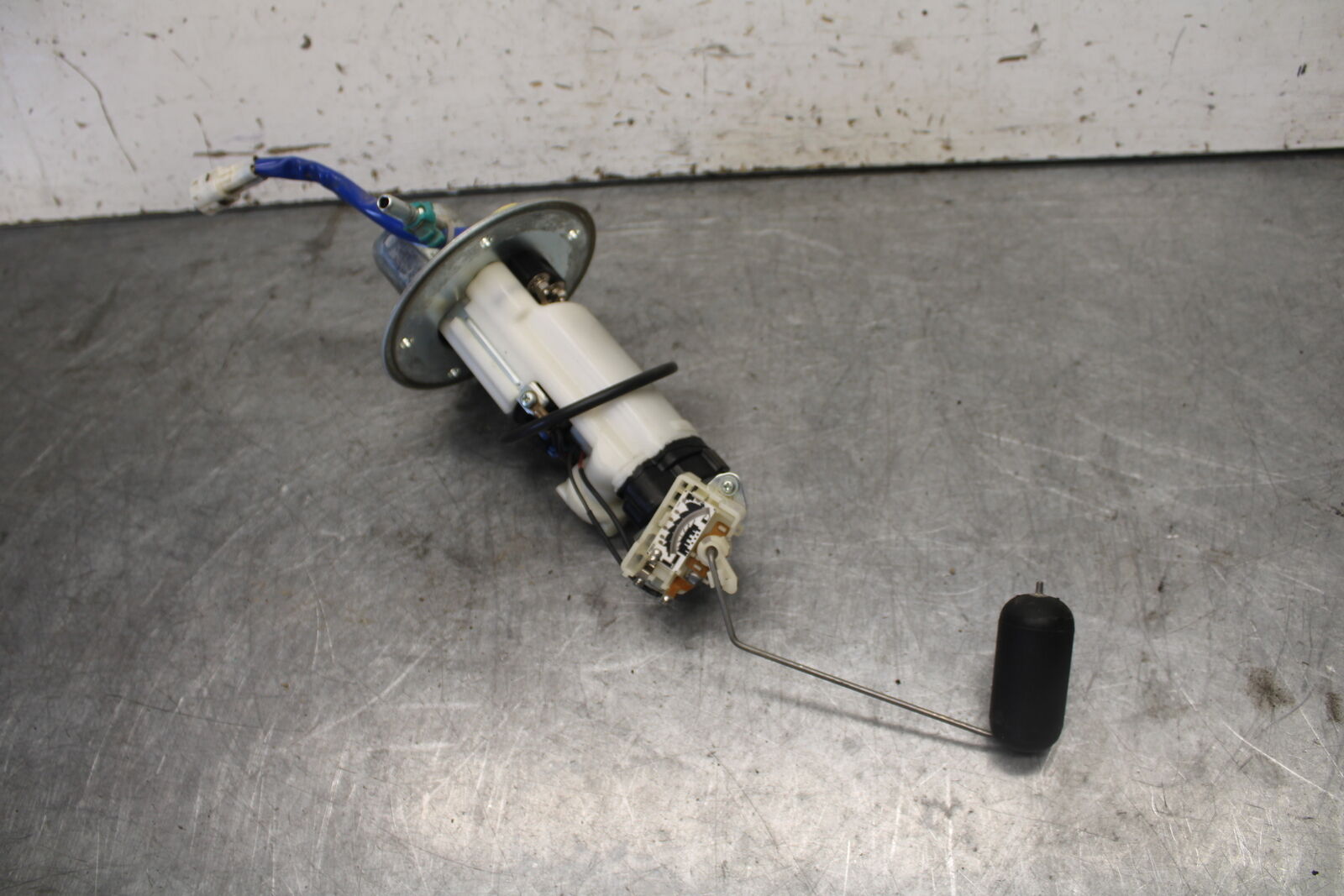 06-07 SUZUKI GSXR 600 FUEL PUMP GAS PETROL SENDER UNIT BB694