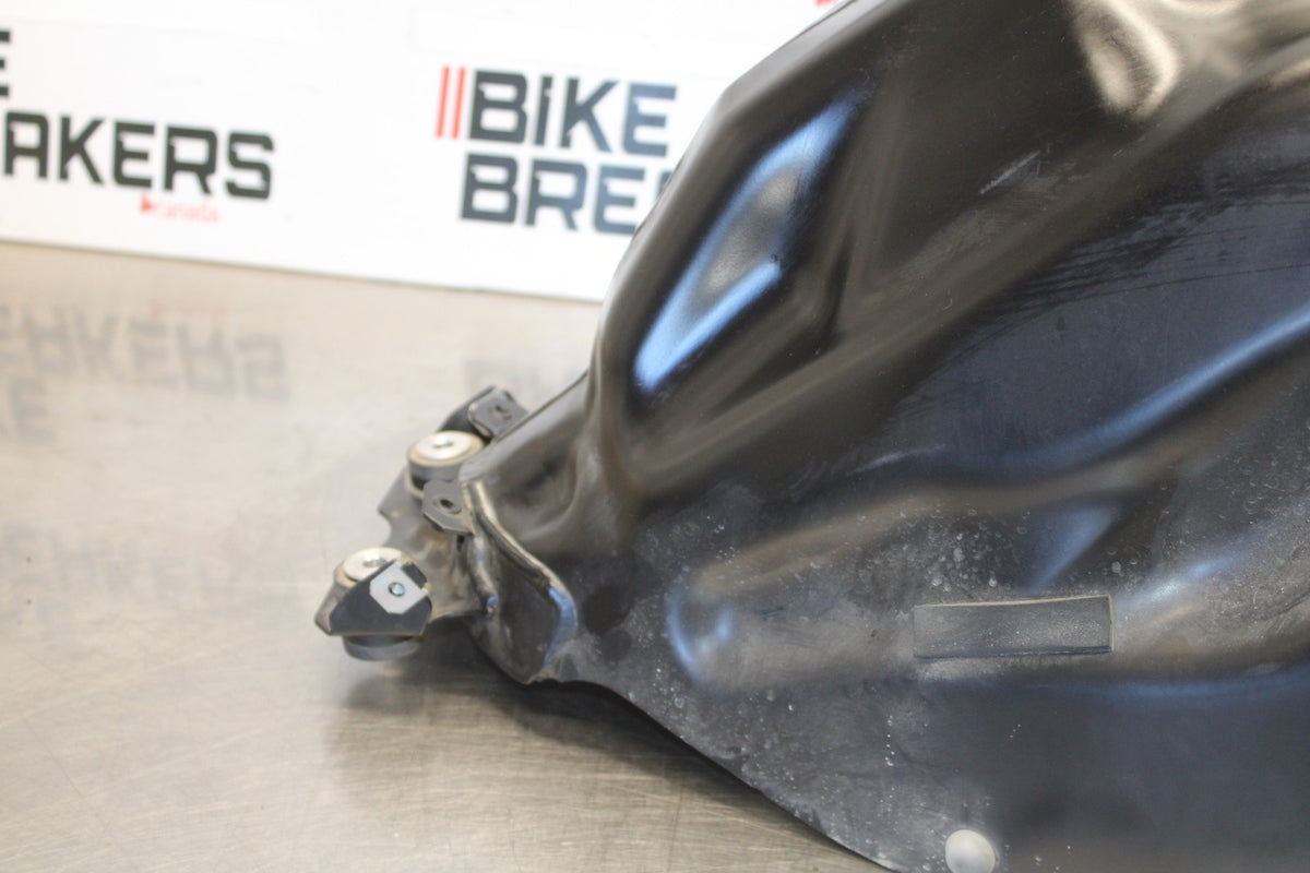 19 BMW F750GS GAS TANK FUEL CELL PETROL RESERVOIR BB938