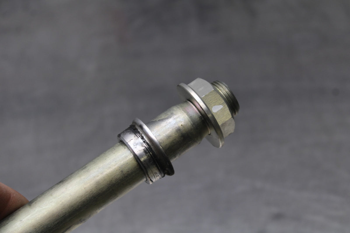 11-25 SUZUKI GSXR 600  FRONT WHEEL RIM AXLE PIVOT BOLT BB830