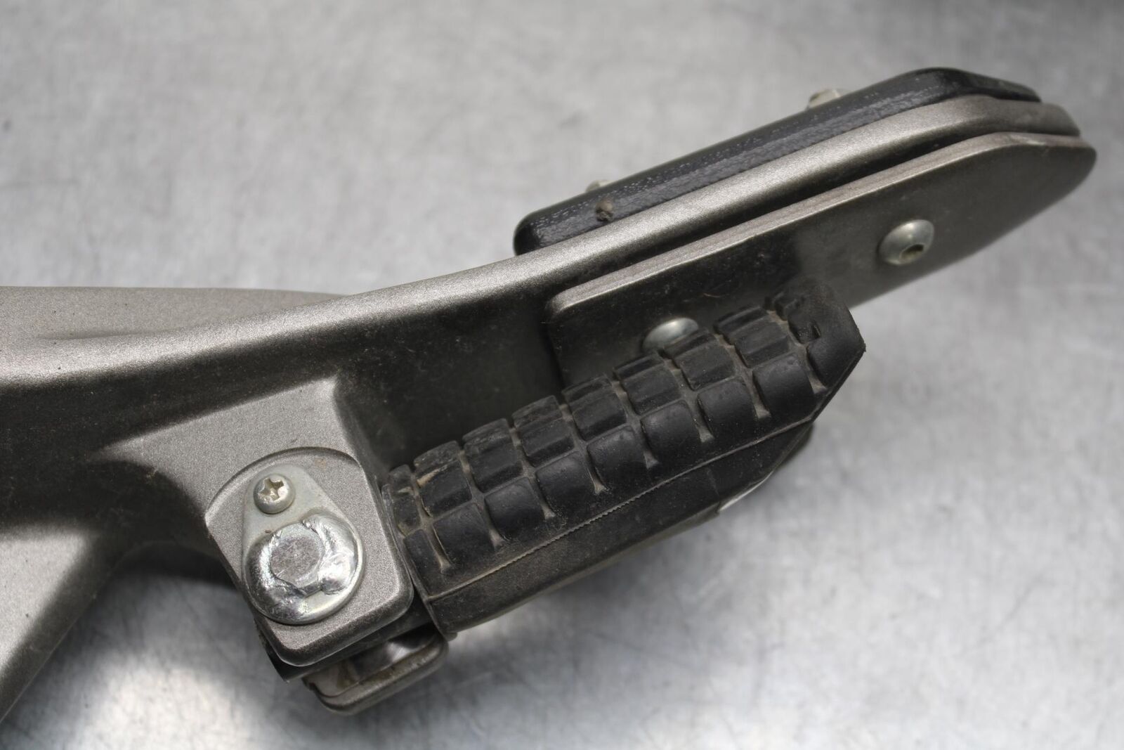 2008 Honda CBF1000 FRONT FOOT RESTS PEGS STEPS SET PAIR BB641