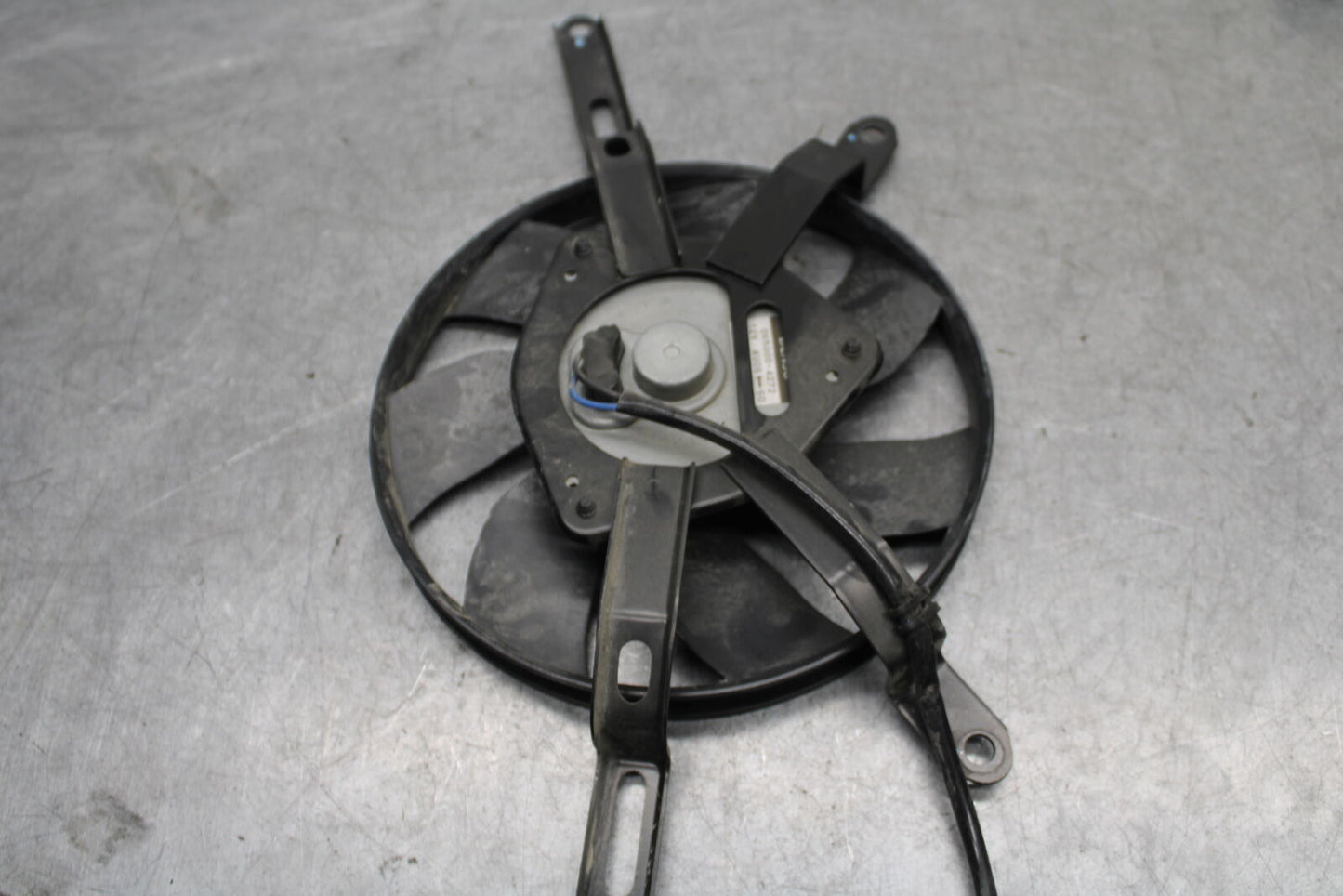 16-21 YAMAHA XSR900 ENGINE RADIATOR COOLING FAN BB664