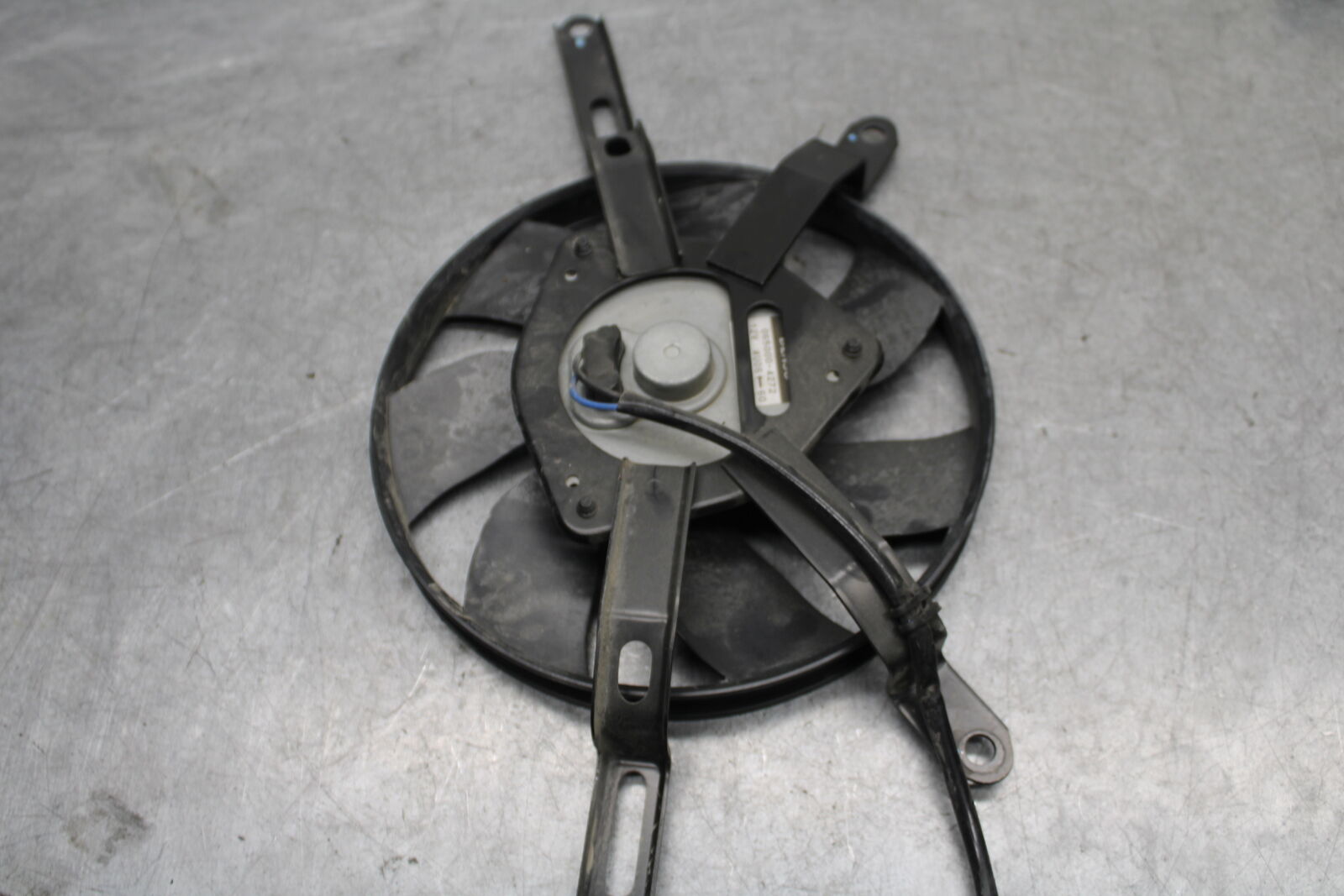 16-21 YAMAHA XSR900 ENGINE RADIATOR COOLING FAN BB664