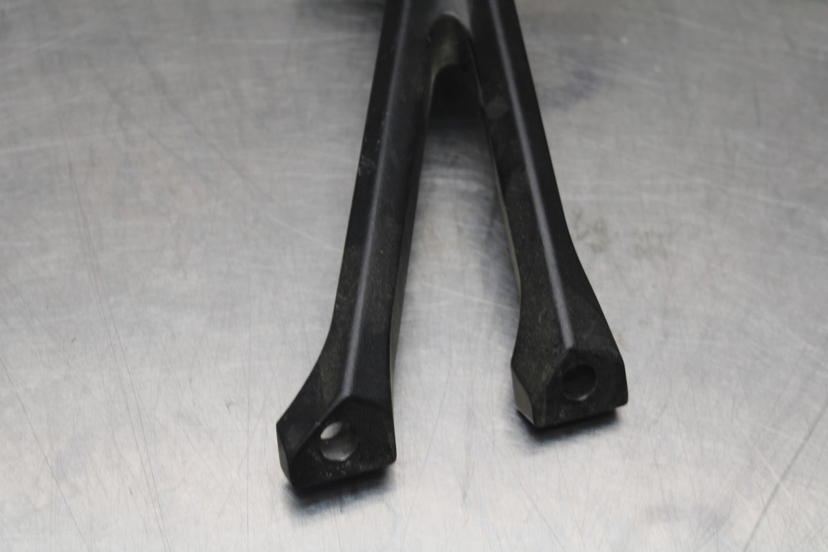 15-21 SUZUKI GSXR600 RIGHT REAR BACK PASSENGER PEG BB810