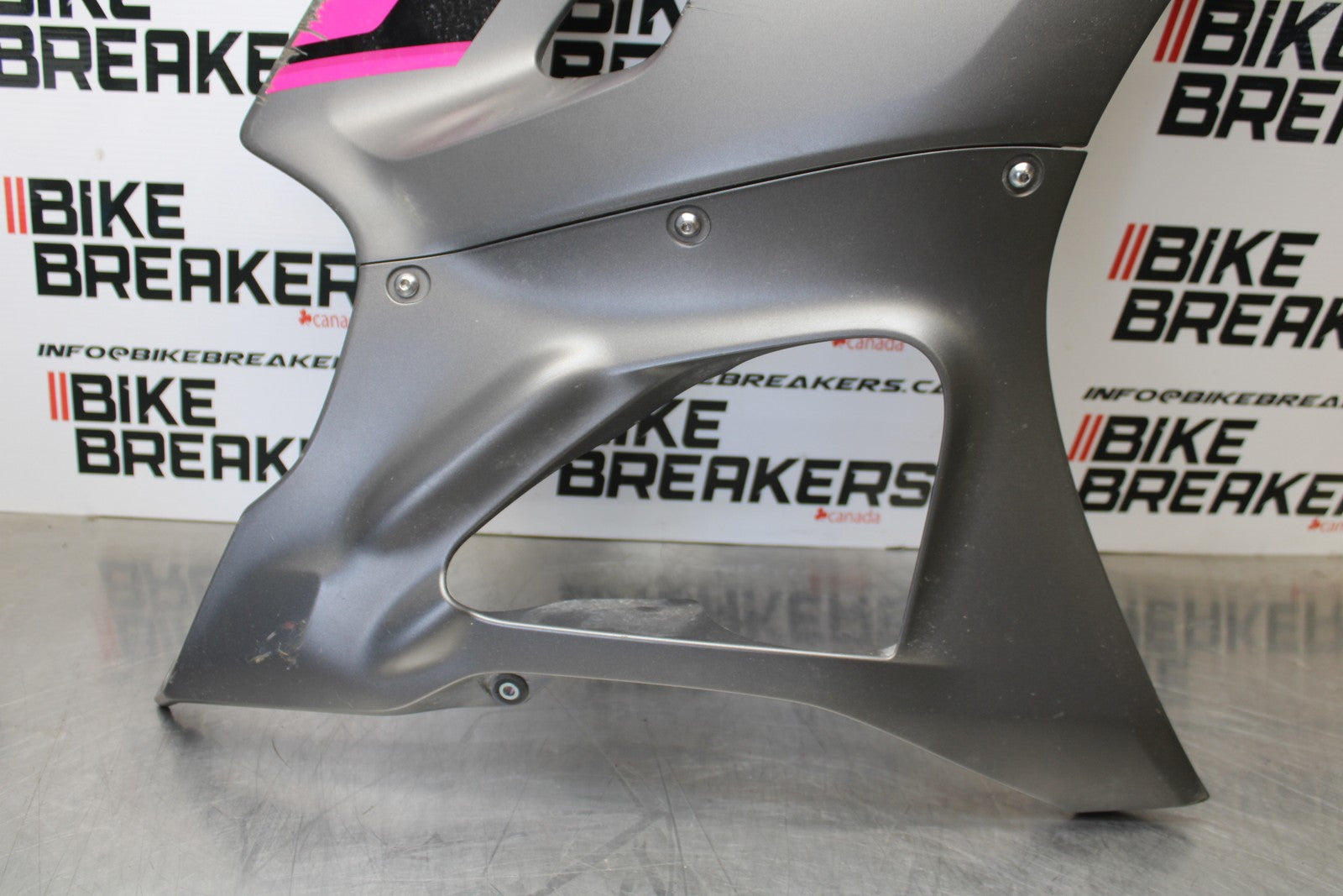 22-25 YAMAHA YZF R7 RIGHT MID UPPER SIDE FAIRING COWL BB182