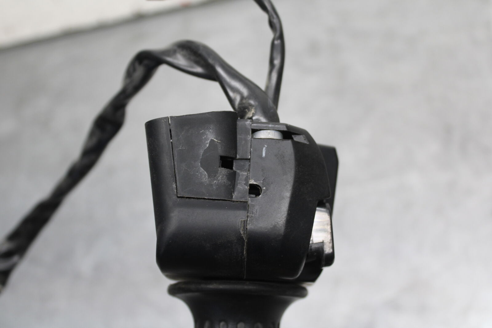 18-24 KAWASAKI NINJA 650 RIGHT CLIP ON HANDLE KILL OFF START SWITCH BB725