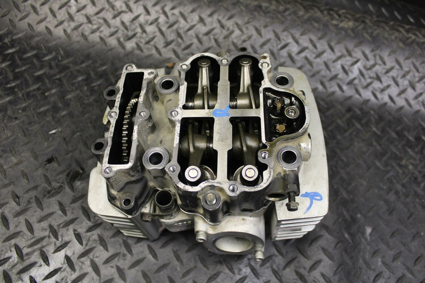 03-08 KAWASAKI VULCAN 1600 REAR BACK ENGINE TOP END CYLINDER HEAD BB193