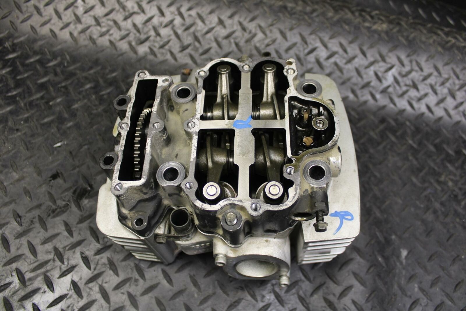03-08 KAWASAKI VULCAN 1600 REAR BACK ENGINE TOP END CYLINDER HEAD BB193
