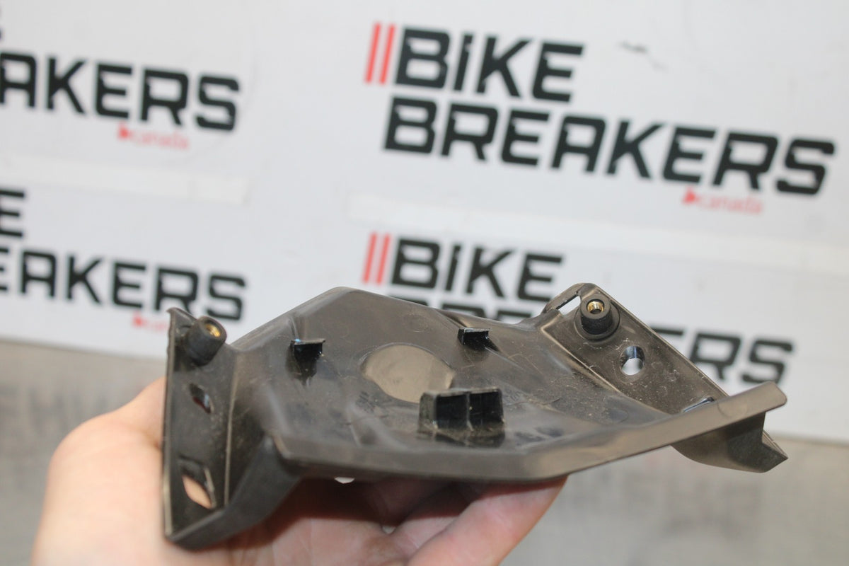 15-17 YAMAHA YZF R3 FRONT CENTER COWL FAIRING BB003
