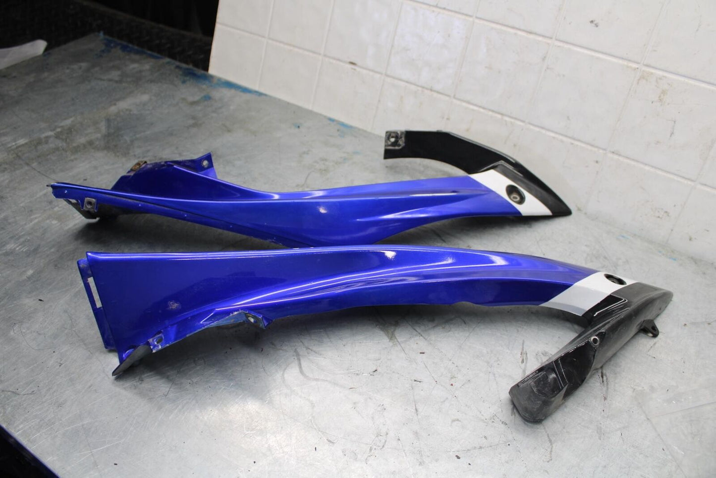 07 YAMAHA YZF R6 2c0 RIGHT LEFT FRONT DUCT COVERS PANELS COWLS FAIRINGS BB423