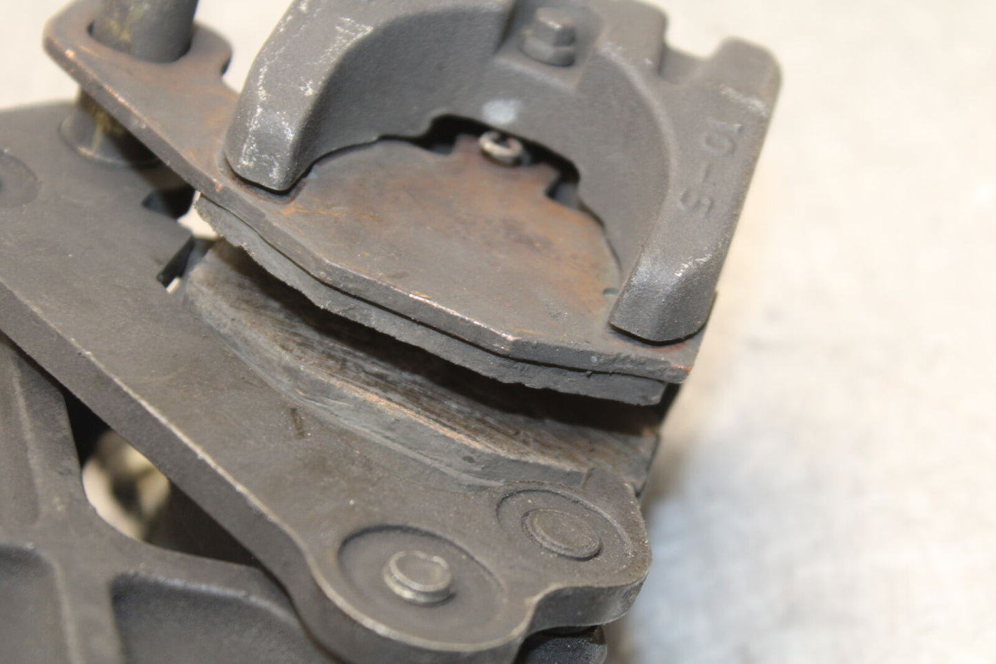 09-12 KAWASAKI NINJA ZX6R ZX600R REAR BACK BRAKE CALIPER W MOUNT BRACKET BB656