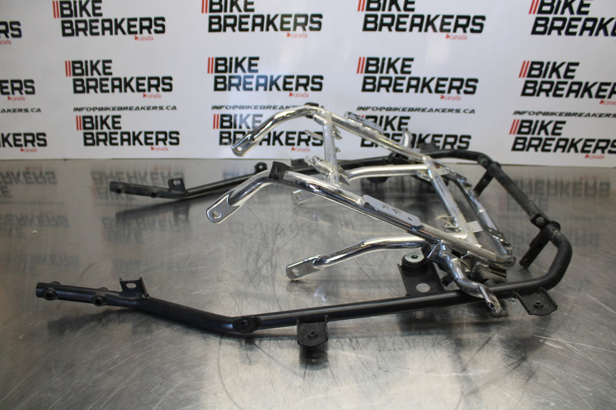 09 YAMAHA ROYAL STAR XVZ1300TF VENTURE SADDLEBAG SUB FRAME STAY MOUNTS BB151