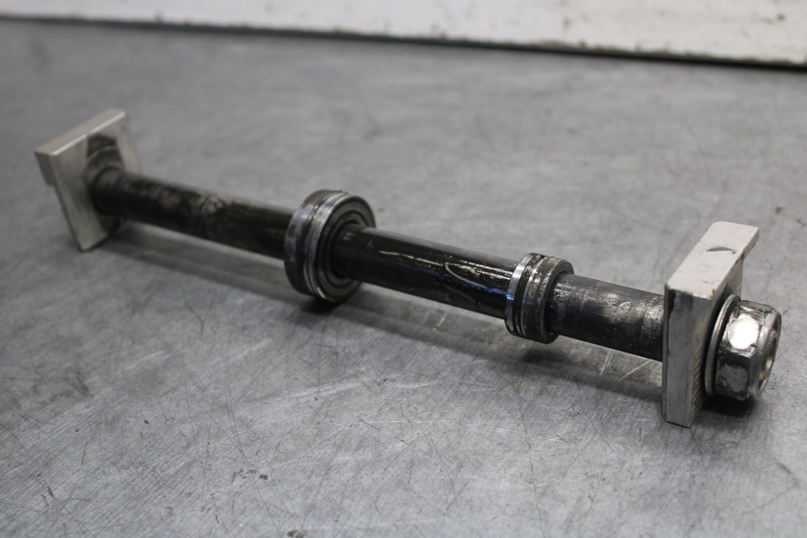 16-21 YAMAHA XSR900 REAR AXLE BACK WHEEL RIM PIVOT BOLT AXEL BB664