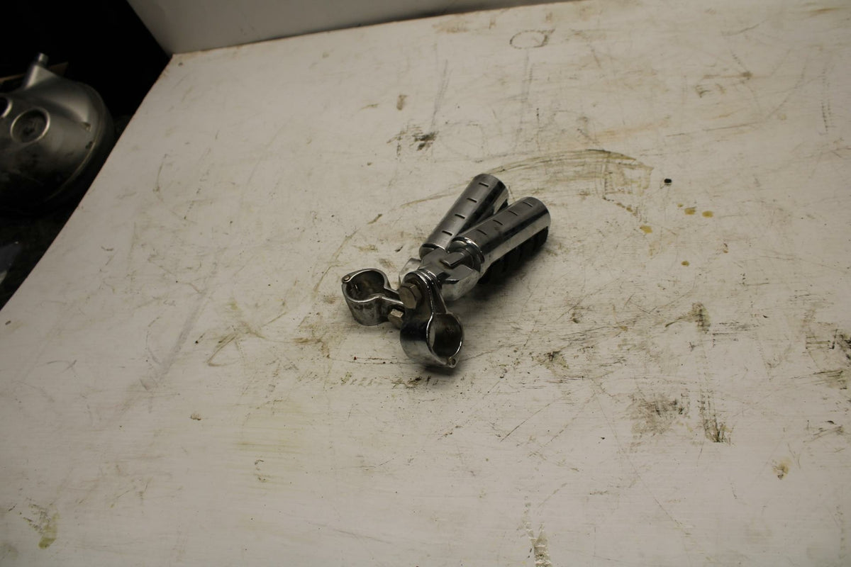 05-07 HONDA VTX1800F2 REAR PASSENGER FOOT STEP PEG BB351