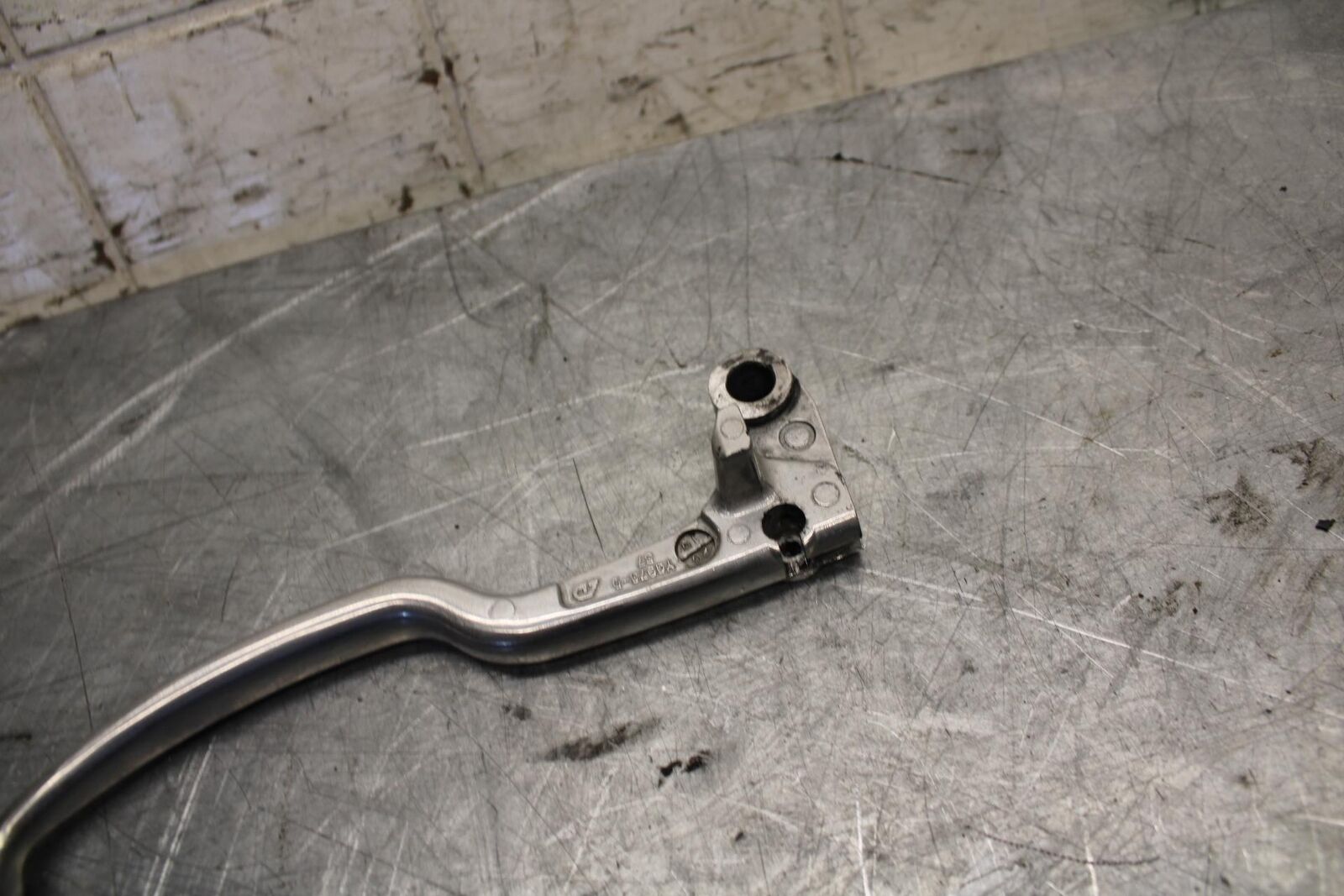 2008 Yamaha YZF R6 LEFT HANDLEBAR CLIPON CLUTCH LEVER 5EB-83912-03-00 BB521