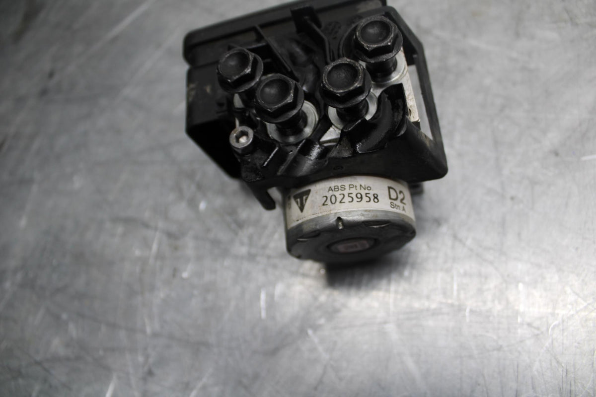 17-21 TRIUMPH STREET TRIPPLE R ABS ABS PUMP UNIT MODULE bb452