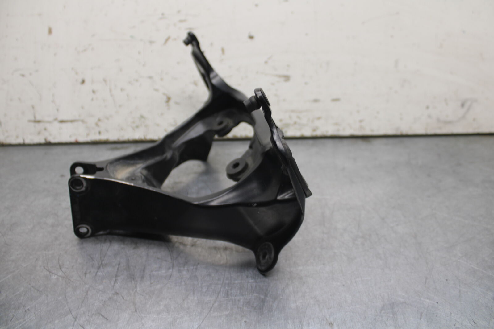 06-07 SUZUKI GSXR750 OEM UPPER FAIRING MIRROR GAUGES STAY BRACKET BB110