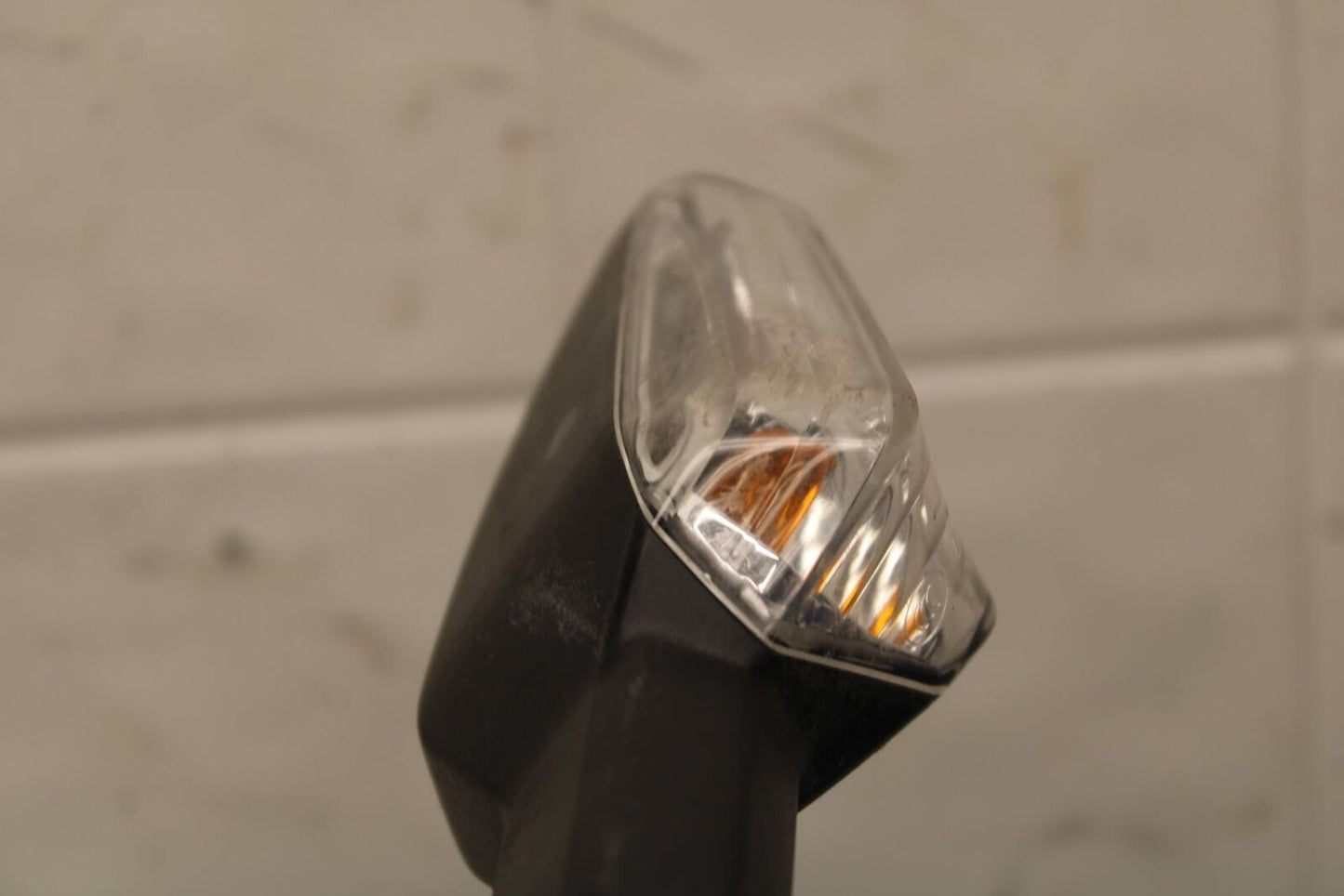 20 KAWASAKI Z400 ER400 ABS LEFT FRONT TURN SIGNAL LIGHT INDICATOR BB586