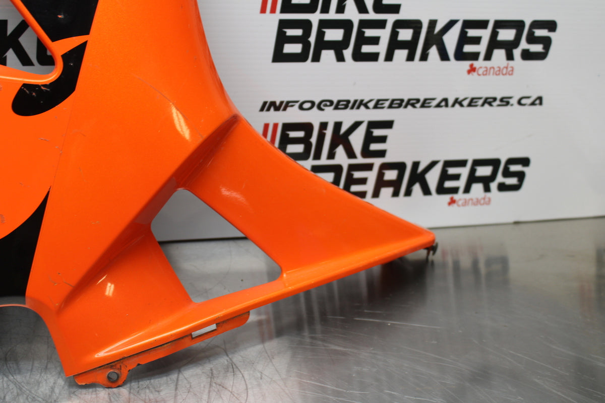 05-06 HONDA CBR600RR RIGHT MID UPPER SIDE FAIRING COWL PLASTIC BB149