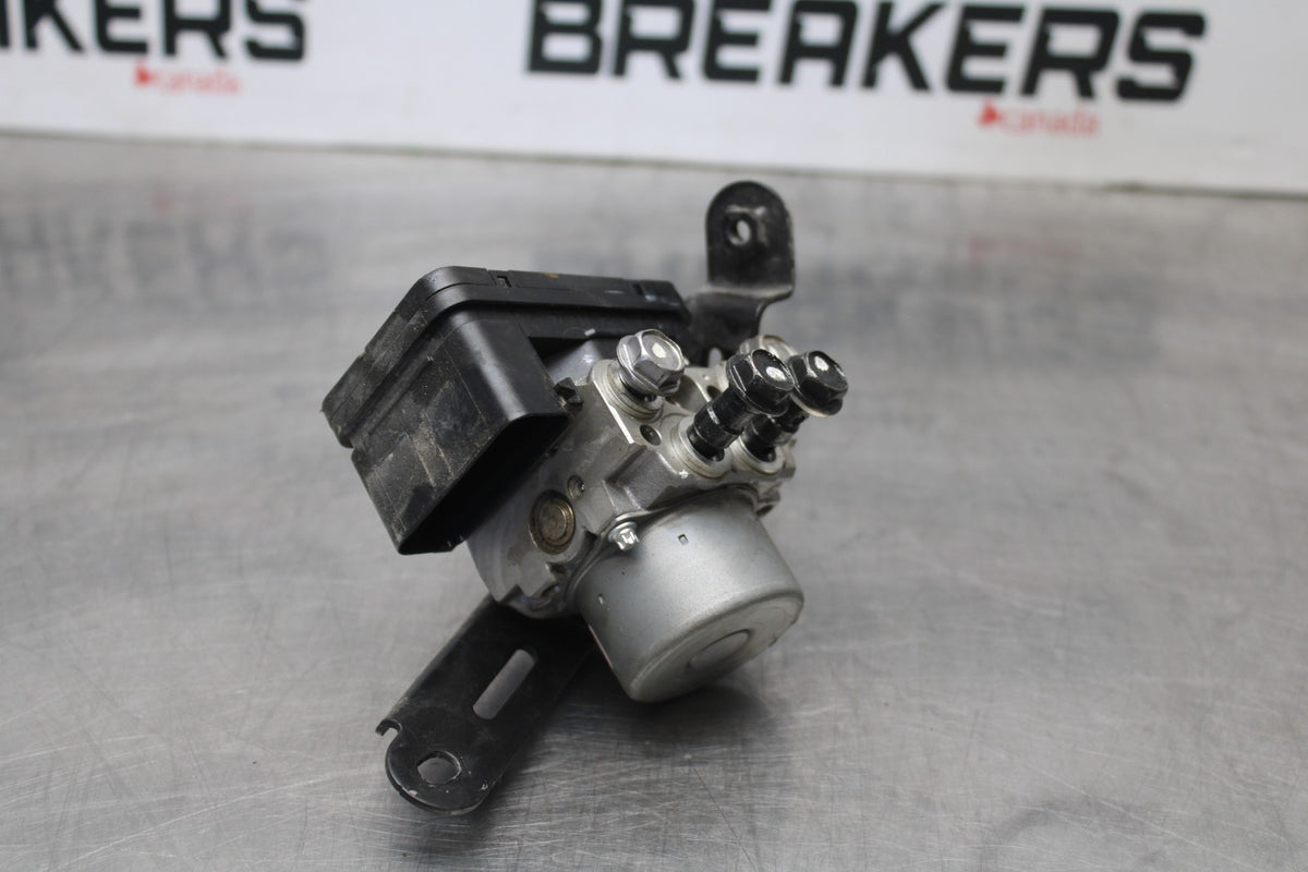 23-26 KAWASAKI NINJA ZX4RR ABS PUMP UNIT MODULE BB872