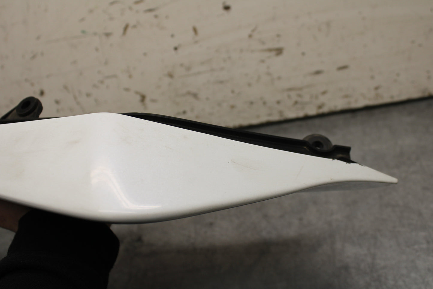 15-16 HONDA CB300F RIGHT REAR BACK TAIL FAIRING COWL SHROUD BB740