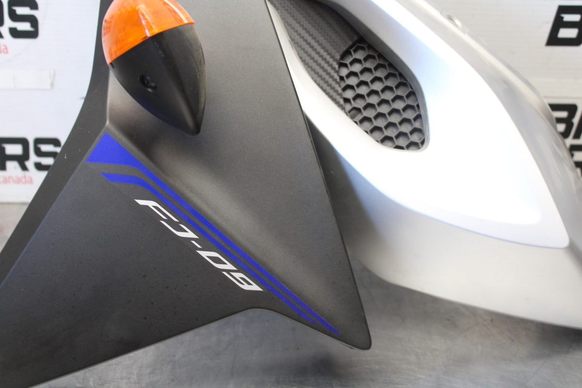 15-17 YAMAHA FJ09 LEFT FRONT UPPER MID SIDE FAIRING COWL PLASTIC BB906