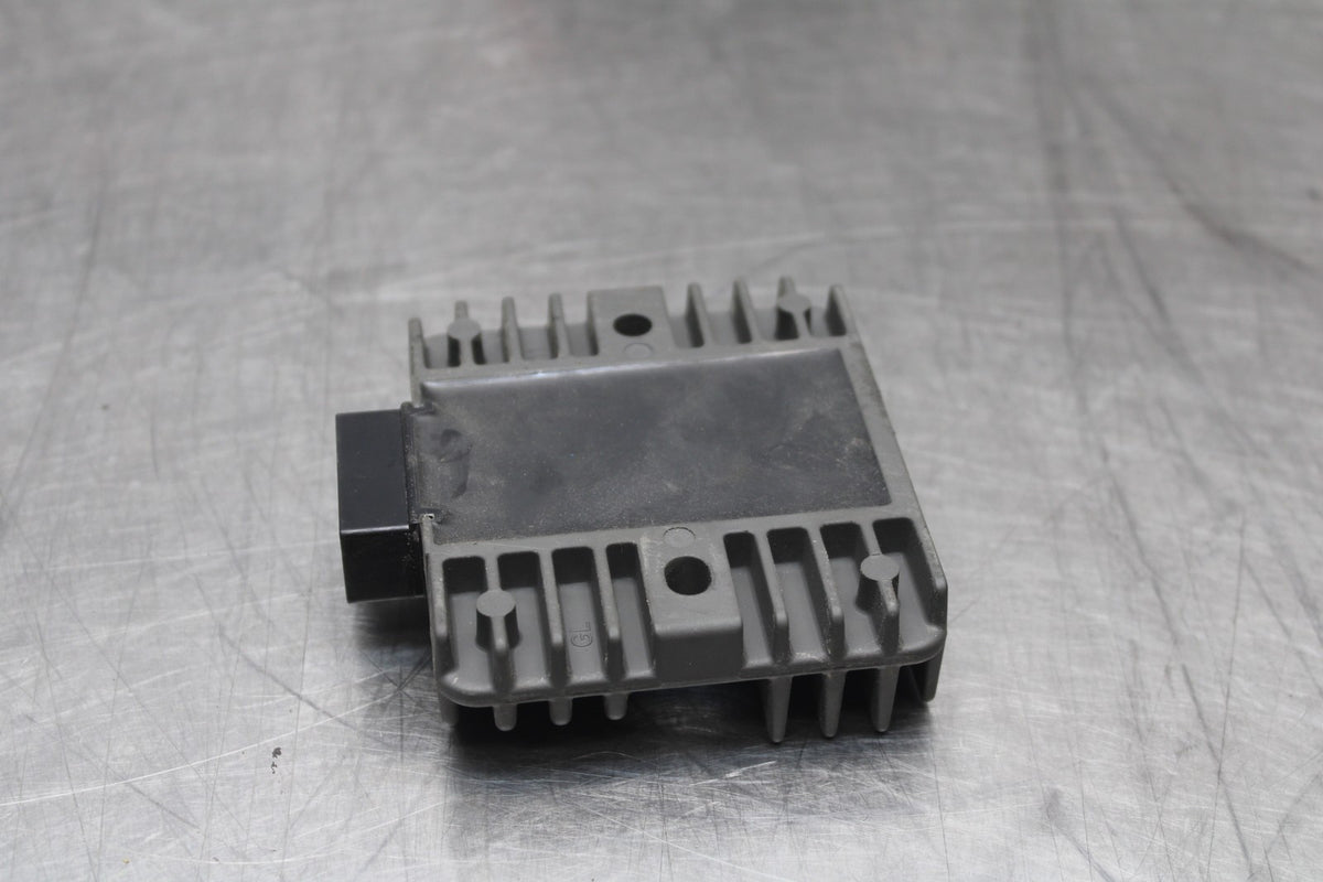 23 YAMAHA YZF R3 RECTIFIER VOLTAGE REGULATOR BB806